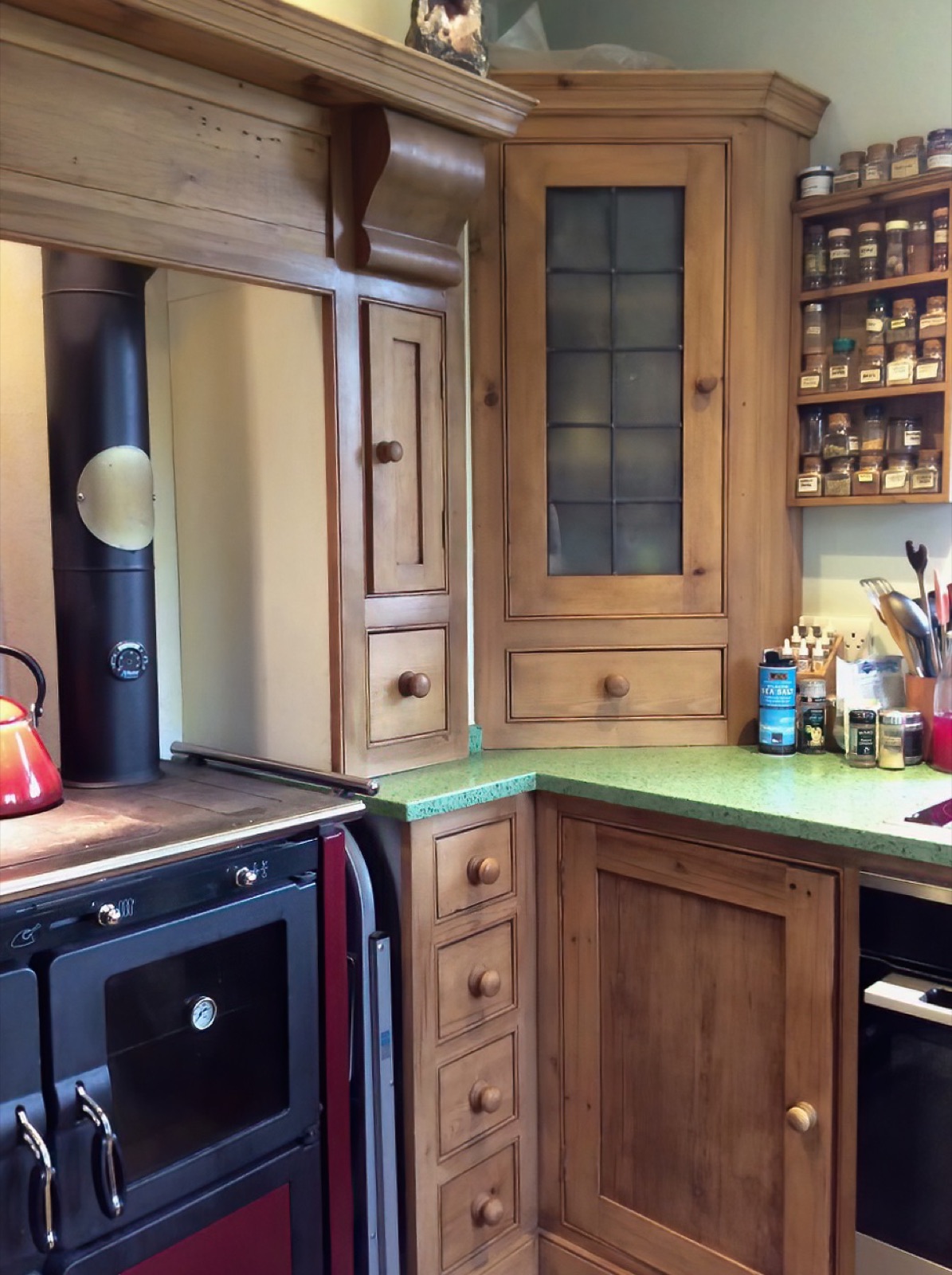Bespoke shaker kitchen in Cheddar, Somerset by Paul Gunningham — Cheddar Kitchen project, photo 2 of 11