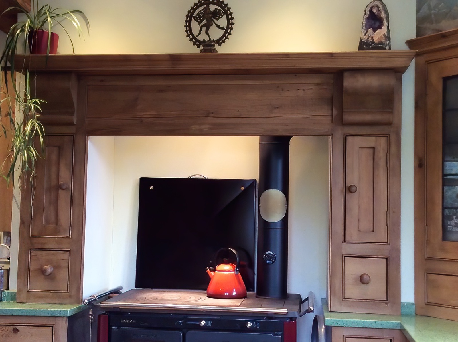 Bespoke shaker kitchen in Cheddar, Somerset by Paul Gunningham — Cheddar Kitchen project, photo 3 of 11