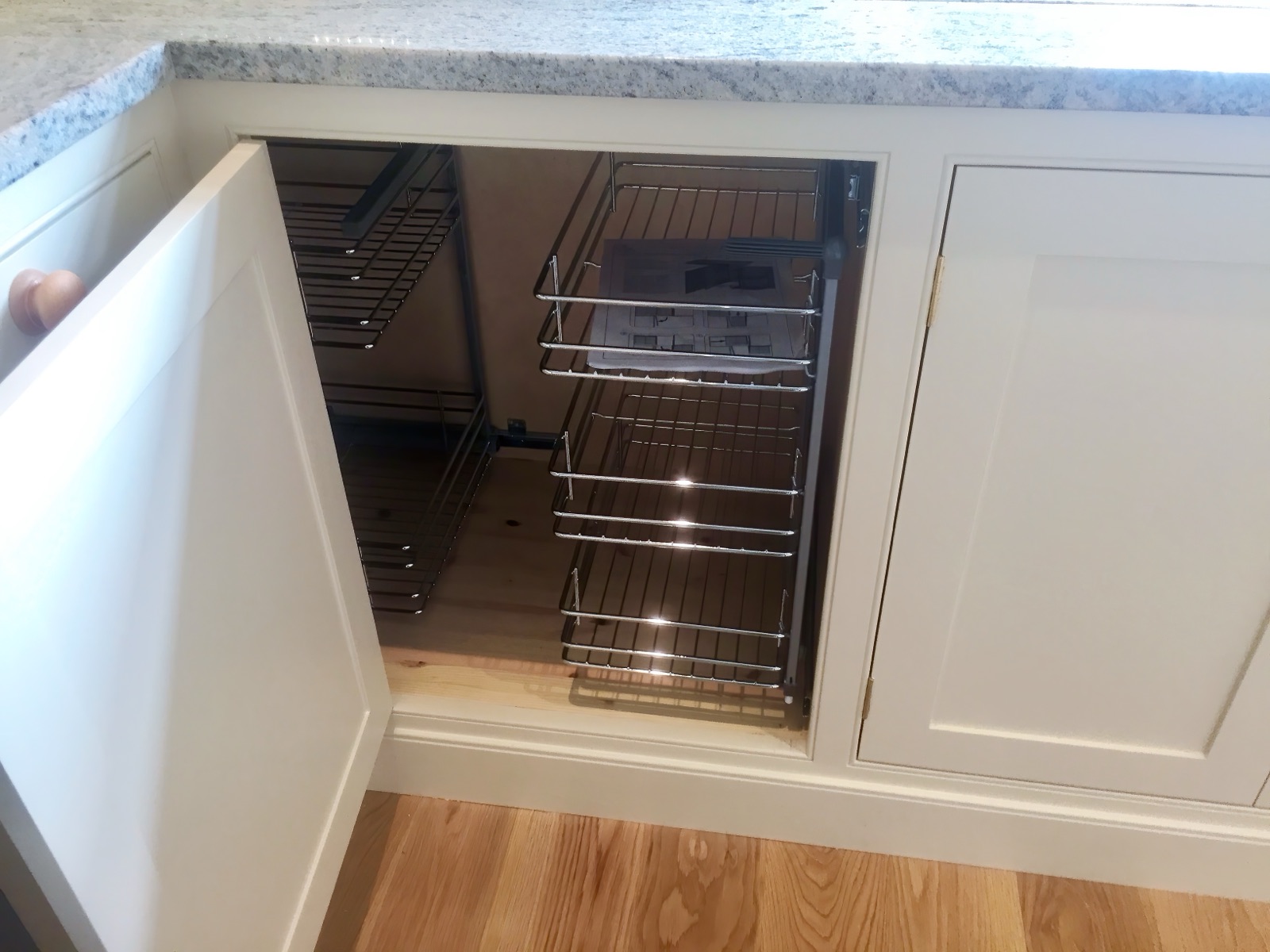 Bespoke shaker kitchen in Henleaze, Bristol by Paul Gunningham — Henleaze Kitchen project, photo 9 of 12