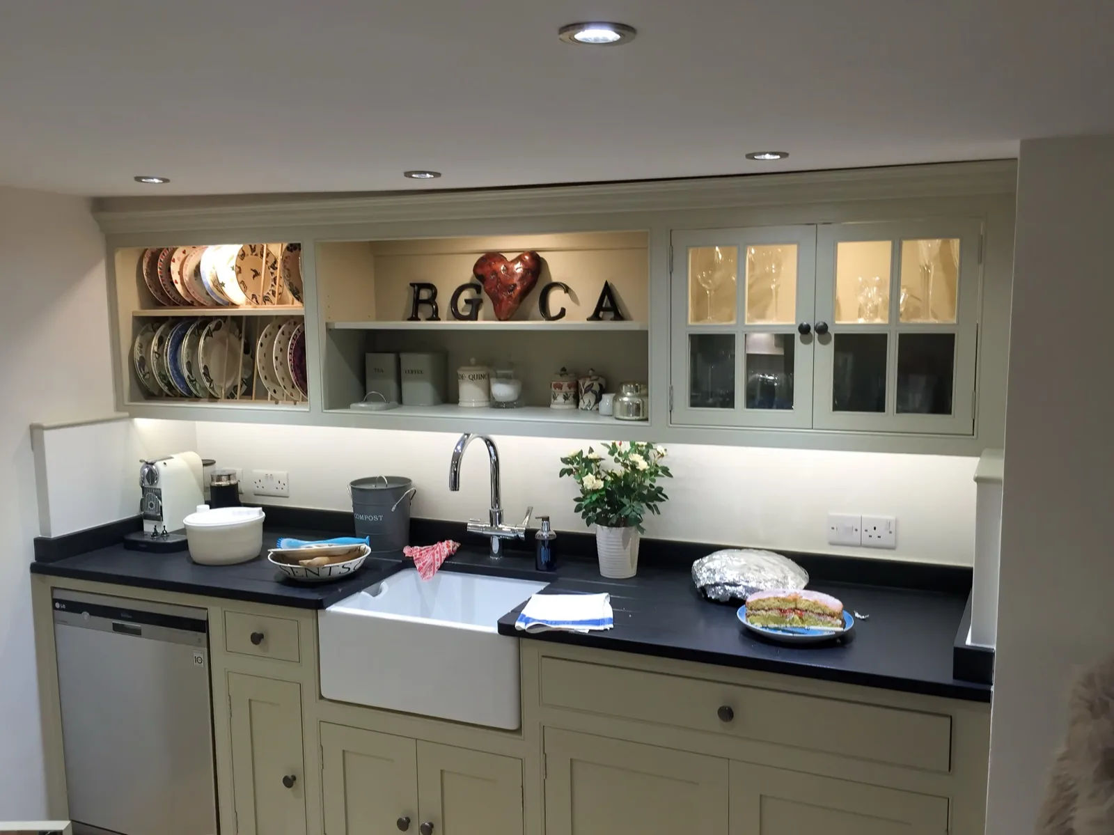 Bespoke shaker kitchen in Marshfield, South Gloucestershire by Paul Gunningham — Marshfield Kitchen project, photo 4 of 8