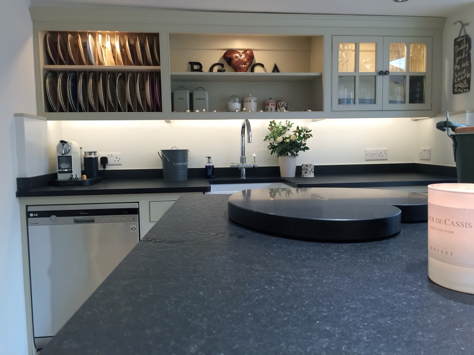 Bespoke shaker kitchen in Marshfield, South Gloucestershire by Paul Gunningham — Marshfield Kitchen project, photo 5 of 8
