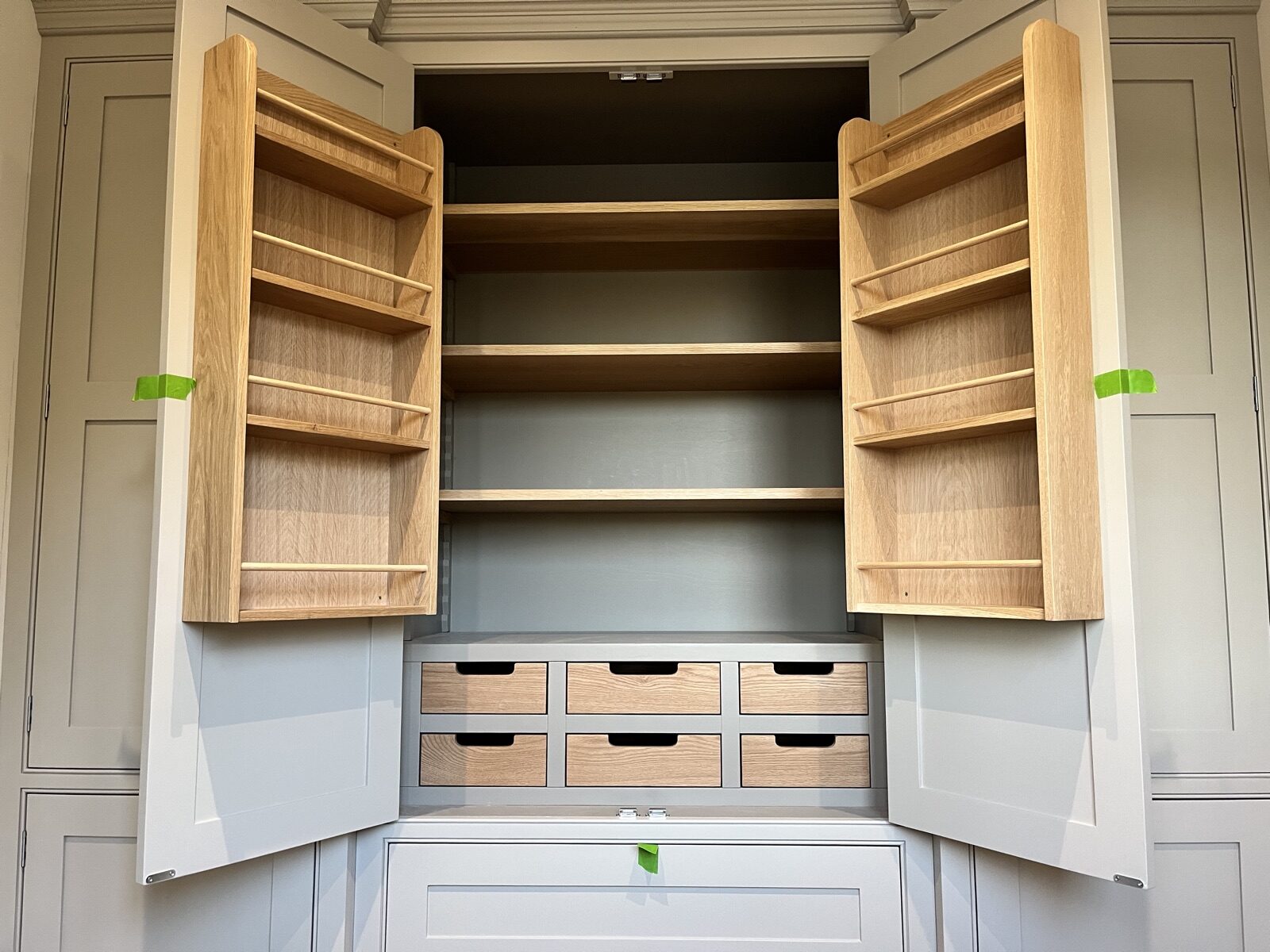Bespoke shaker kitchen in Wiltshire by Paul Gunningham — North Wraxhall project, photo 4 of 8