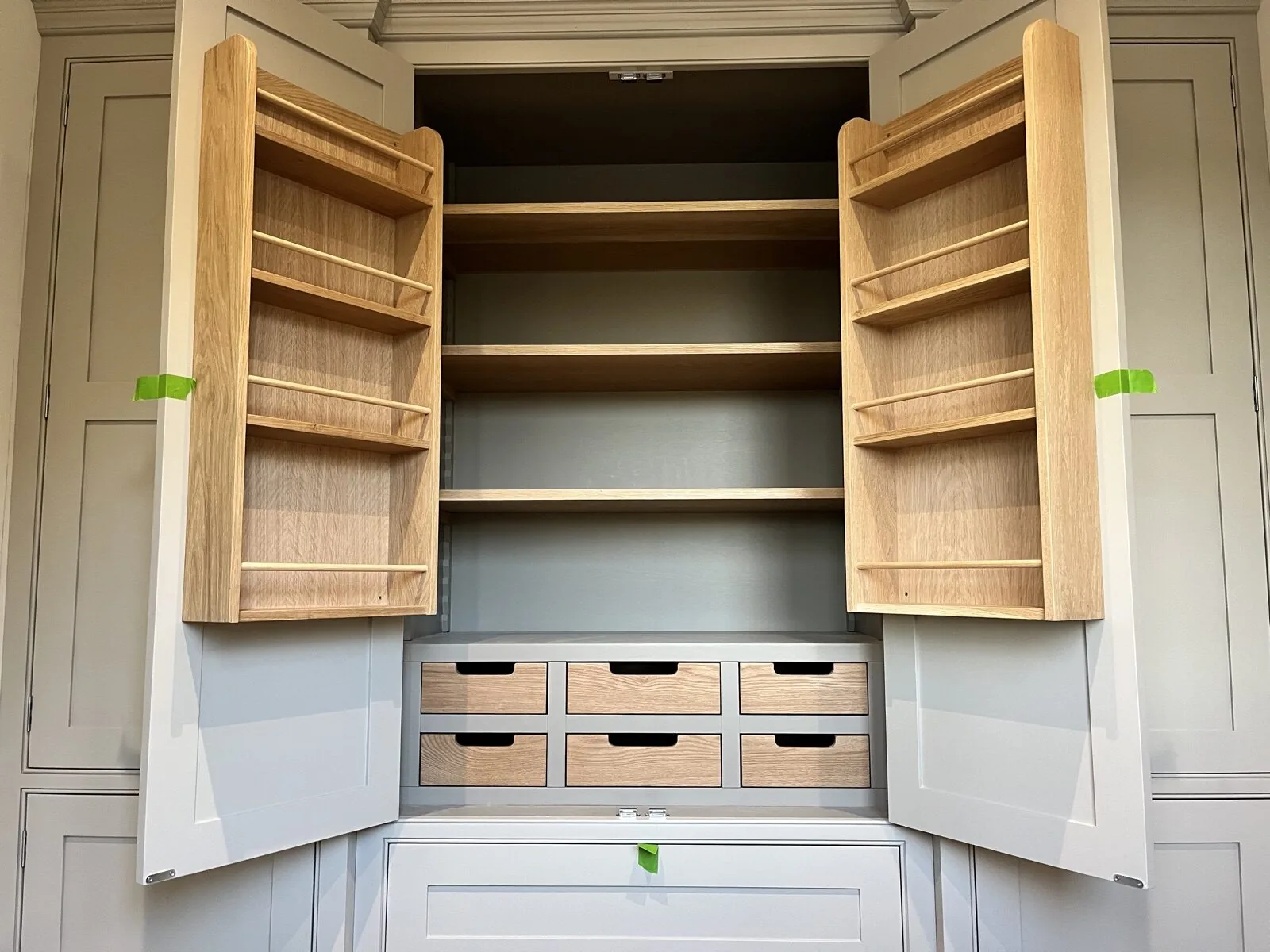 Bespoke shaker kitchen in Wiltshire by Paul Gunningham — North Wraxhall project, photo 4 of 8