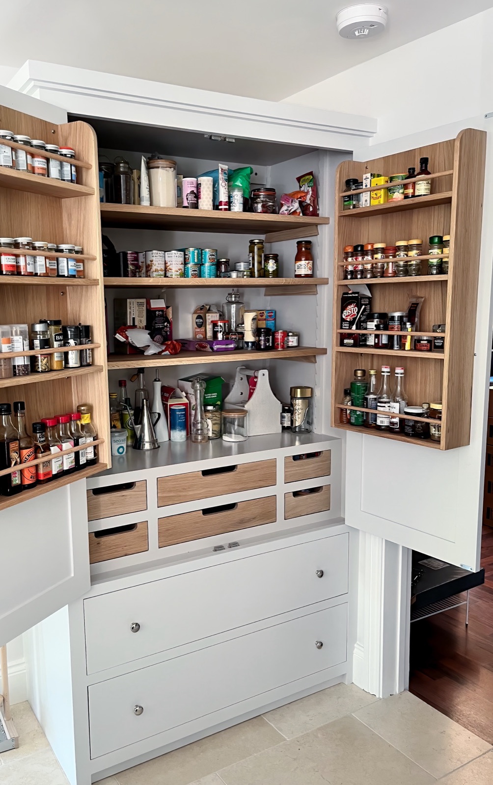Bespoke shaker kitchen in Stroud, Gloucestershire by Paul Gunningham — Stroud Kitchen project, photo 15 of 21