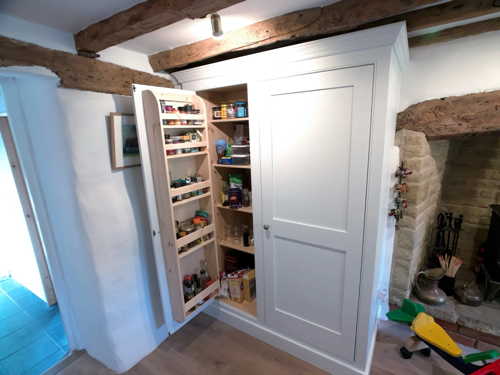 Bespoke shaker kitchen in Wallingford, Oxfordshire by Paul Gunningham — Wallingford Kitchen project, photo 7 of 8